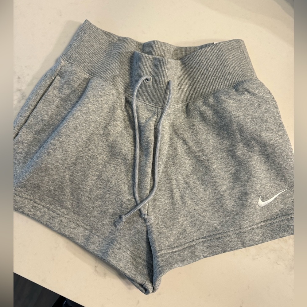 🔥NWT WOMENS NIKE SHORTS | LOOSE FIT HIGH RISE🔥 SIZE XS